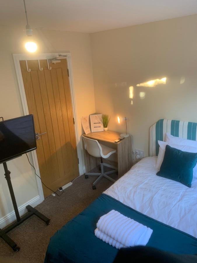 Cosy Room With Private Entrance & Ensuite Reading Eksteriør billede