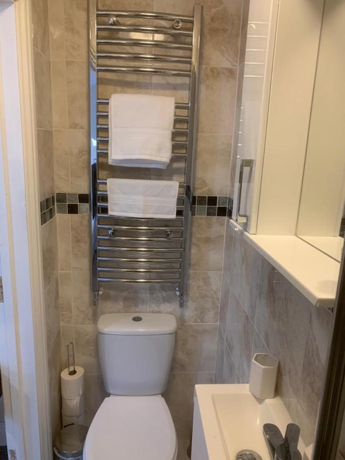 Cosy Room With Private Entrance & Ensuite Reading Eksteriør billede